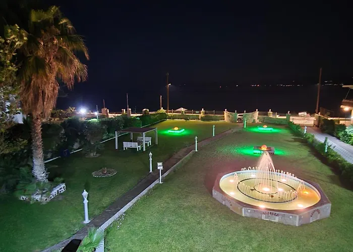 Christen House Villa *